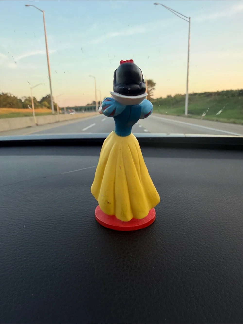 Disney SNOW WHITE PVC Figurine Cake Topper Decoration